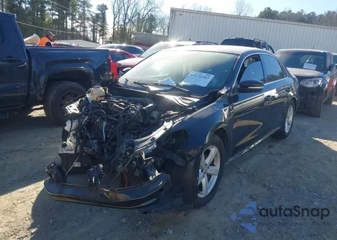 2015 Volkswagen Passat 1.8T Limited Edition z USA, uszkodzony, nr VIN 1VWAS7A3XFC106105